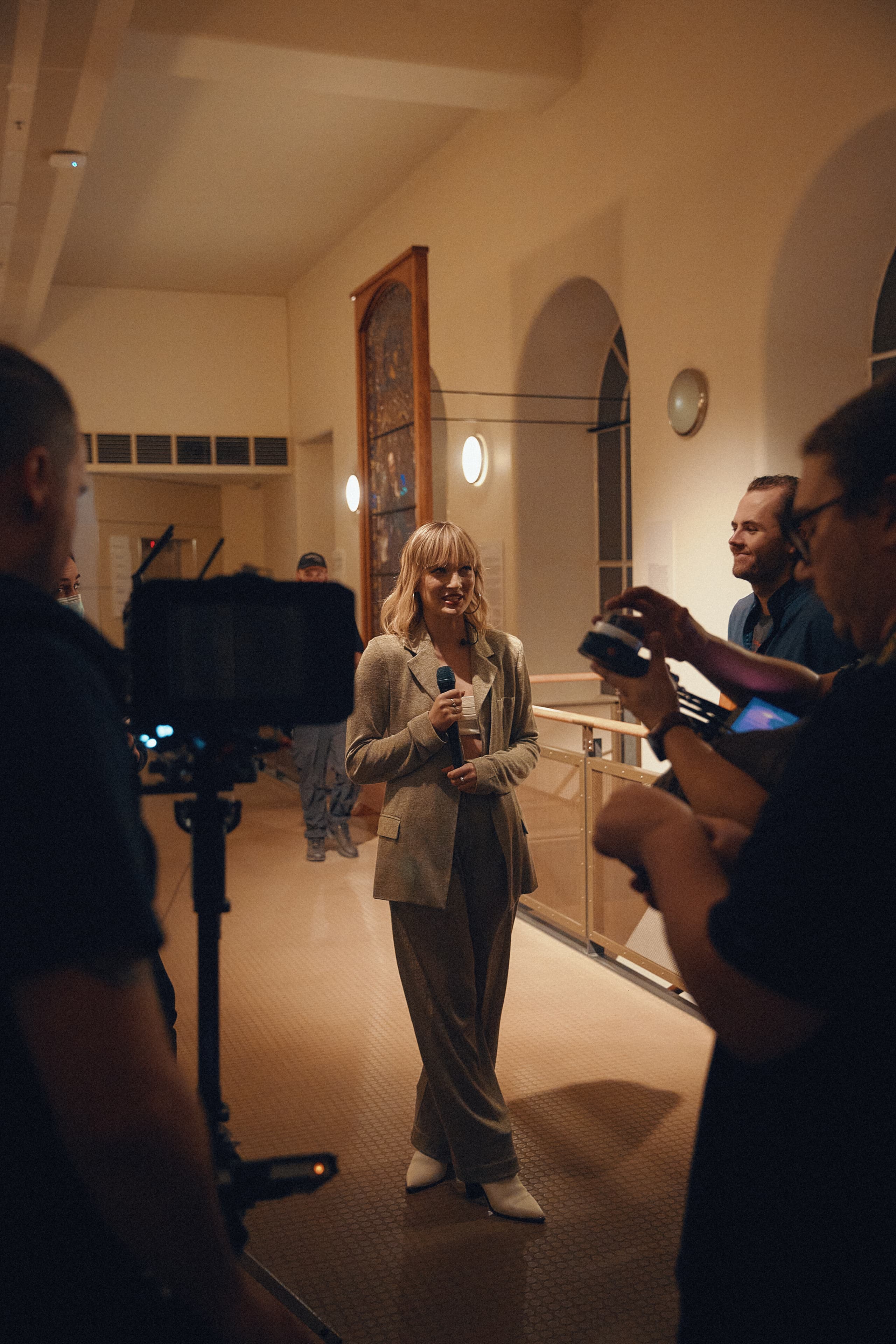 Behind-the-scenes filming of Gretta Ray’s one-take live performance for Amazon Music at the State Library of Victoria.