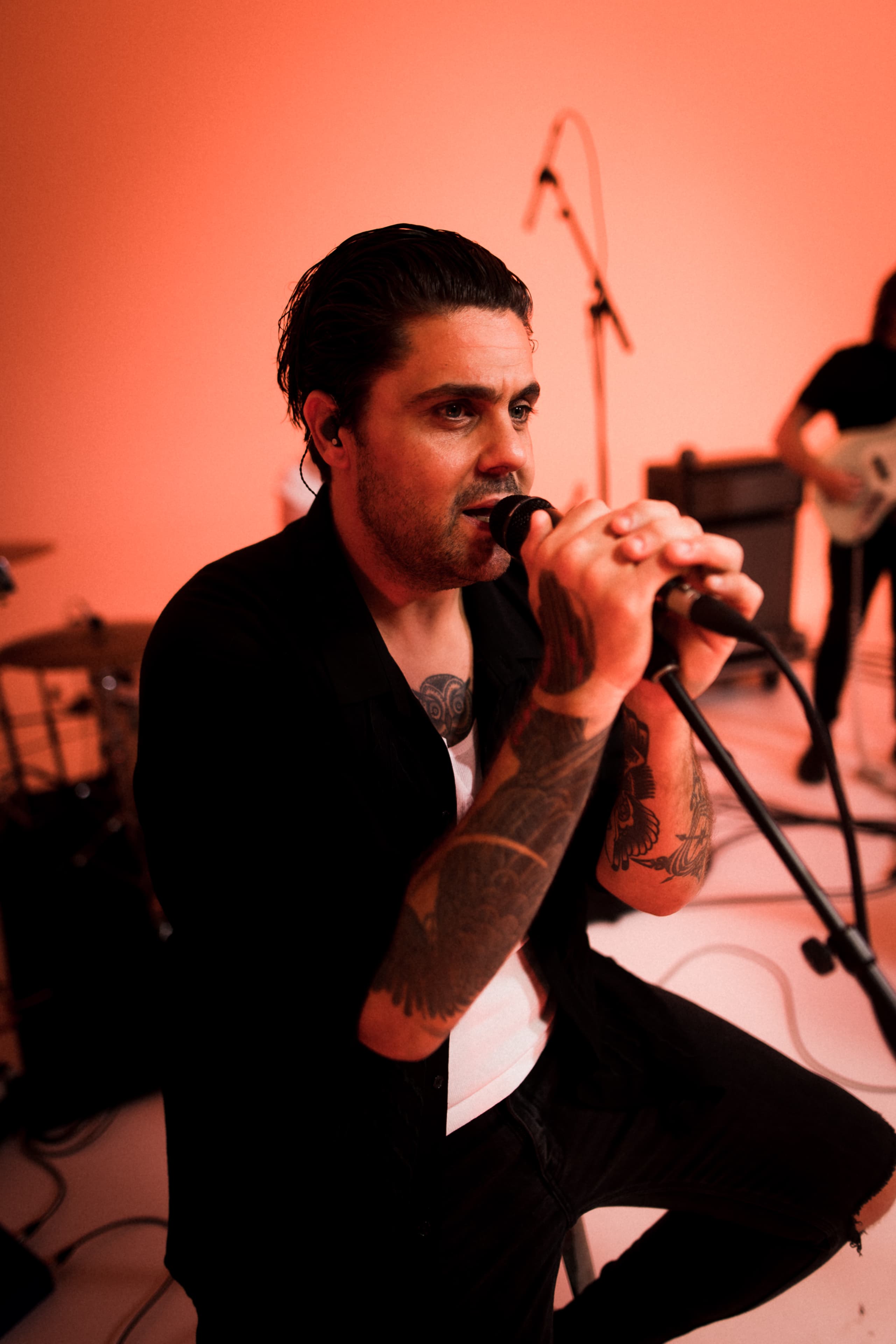 Dan Sultan performing live at Mood on the Roof — intimate live music video production by Mude Sydney
